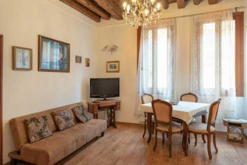 Architecture area 2-bedroom apartment in Dorsoduro