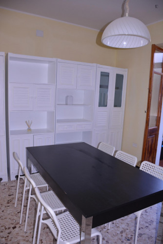 Double bedroom in a 5-bedroom apartment near Università degli Studi di Cagliari  - Gallery -  5