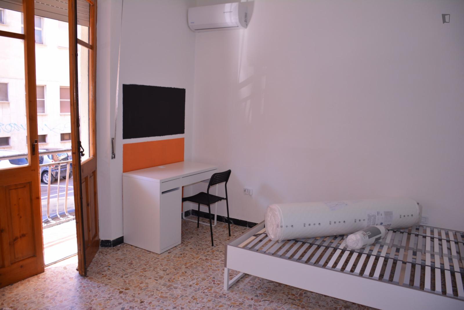  Double Bedroom In A 5-Bedroom Apartment Near Università Degli Studi Di Cagliari  -  Double bedroom in a 5-bedroom apartment near Università degli Studi di Cagliari  - Gallery -  1