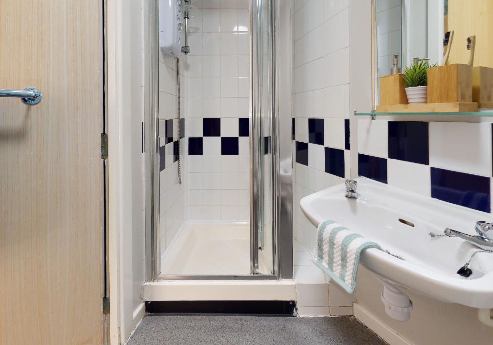  Gold Studio  -  iQ Grosvenor House  - Gallery -  4