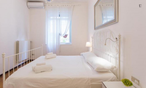 Elegante appartamento con due stanze vicino a Missori e Duomo