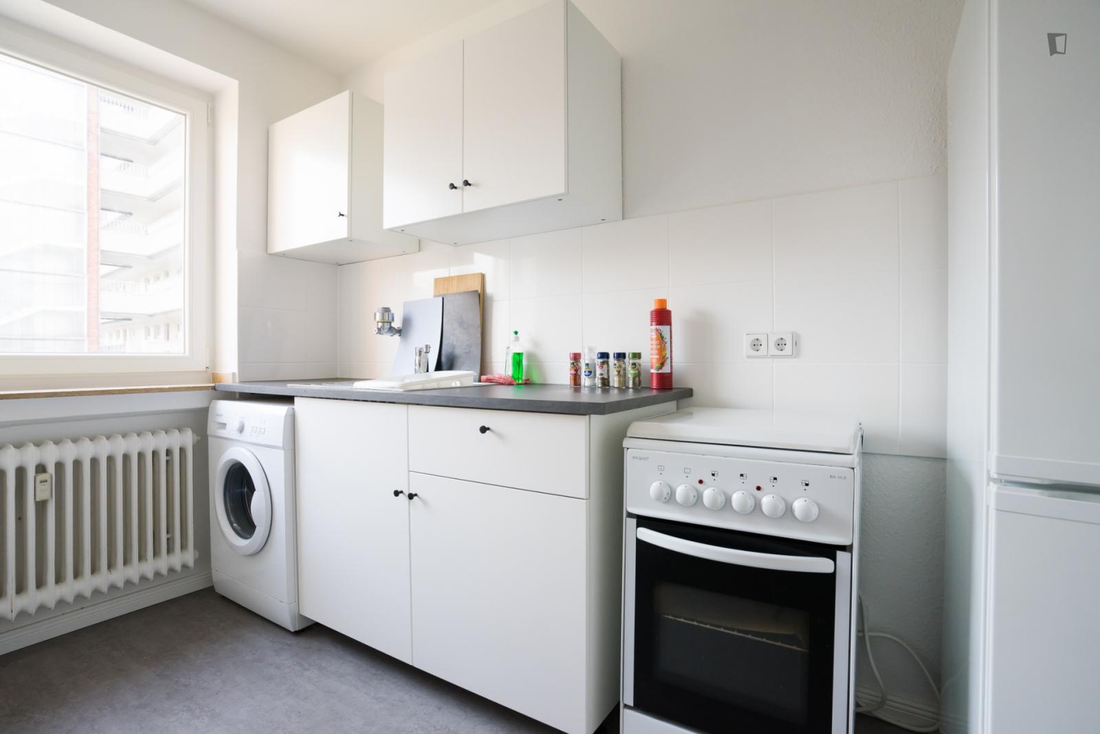  Spacious Single Bedroom In Wersten  -  spacious single bedroom in Wersten  - Gallery -  1