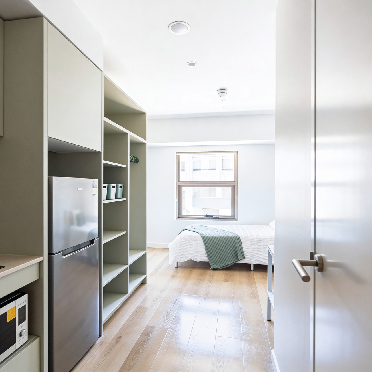 Studio Apartment - AirCon With Double Bed | Tower - 1