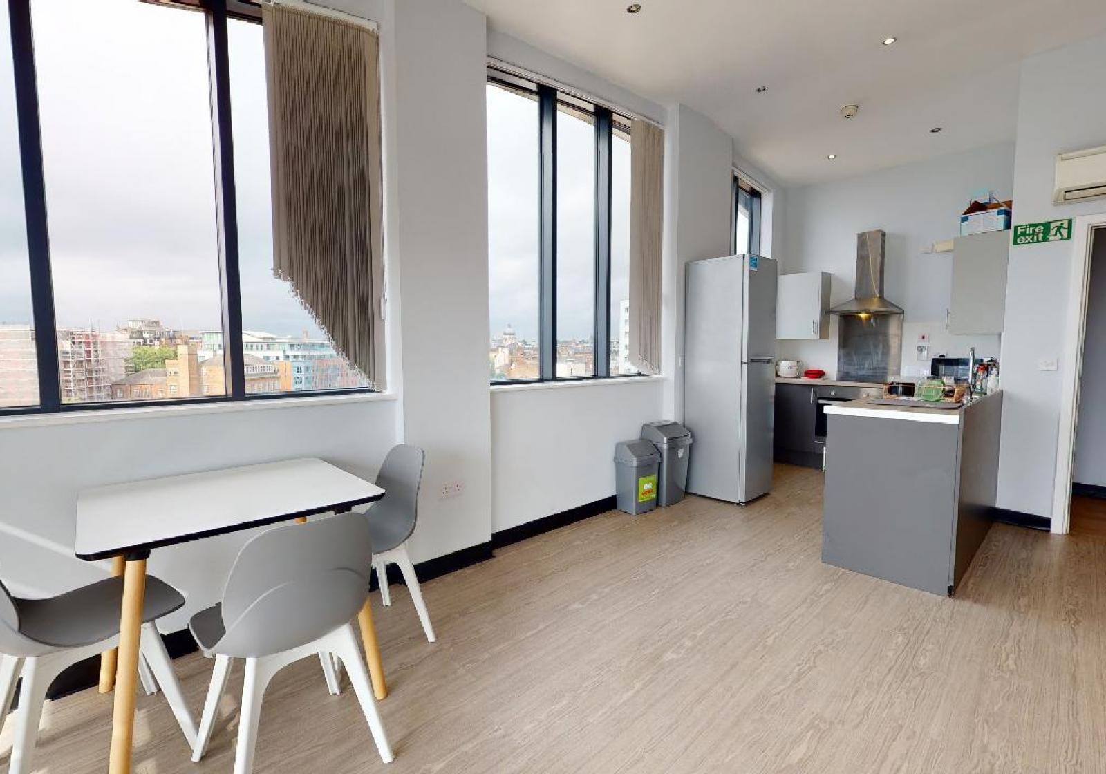  Penthouse Room  -  iQ Exchange  - Gallery -  5