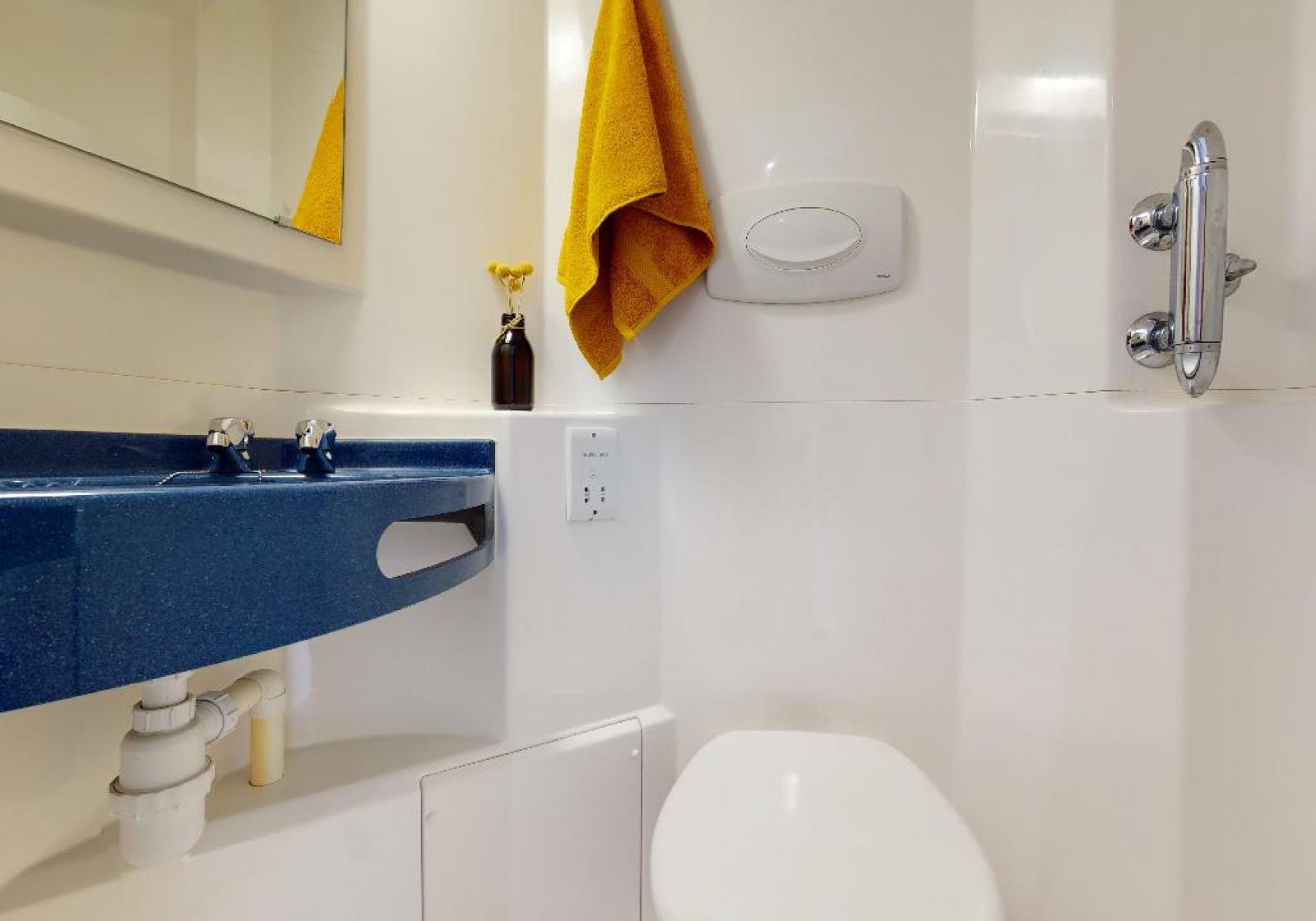  Penthouse Room  -  iQ Exchange  - Gallery -  3