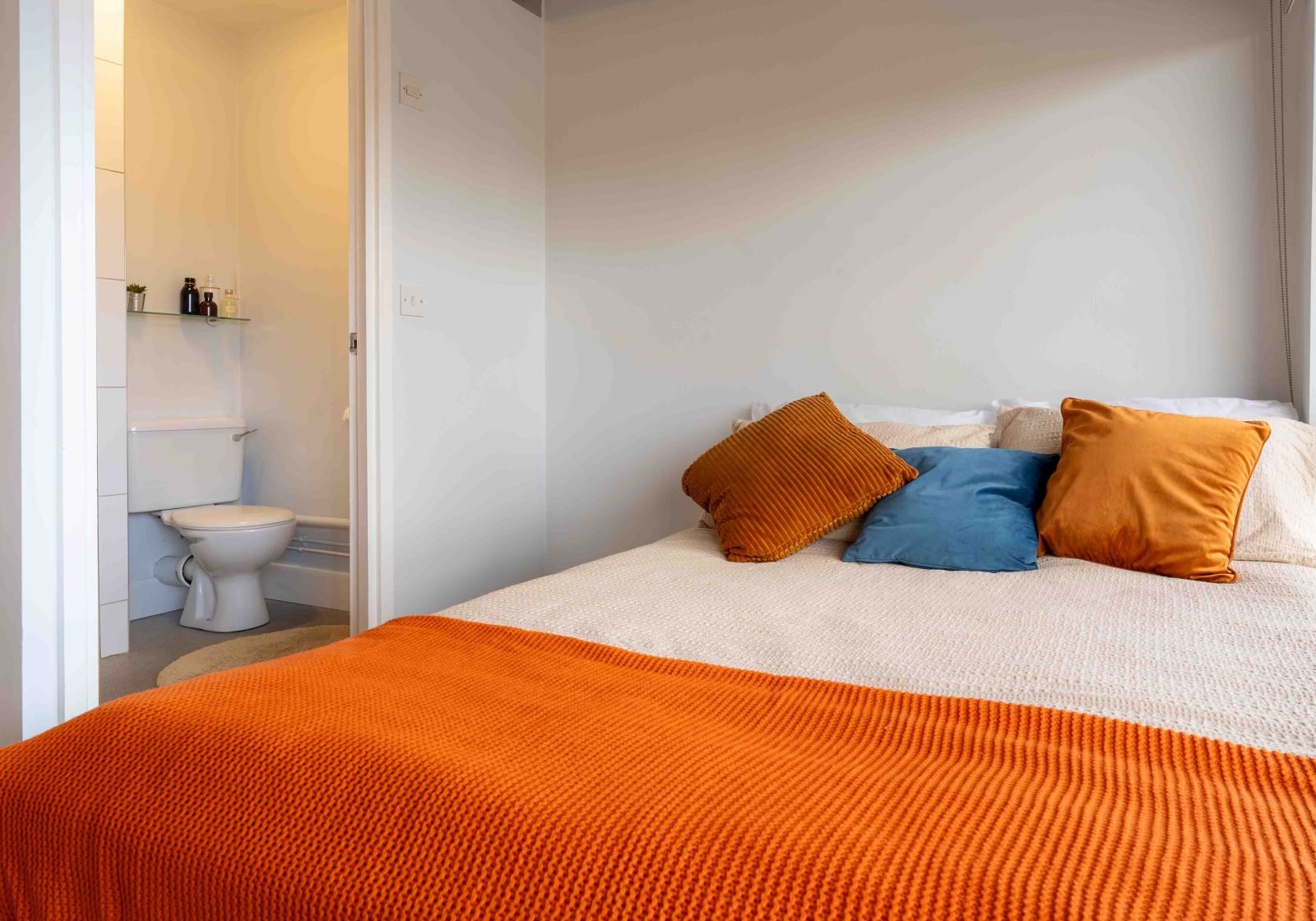  Gold En-Suite  -  iQ Exchange  - Gallery -  4