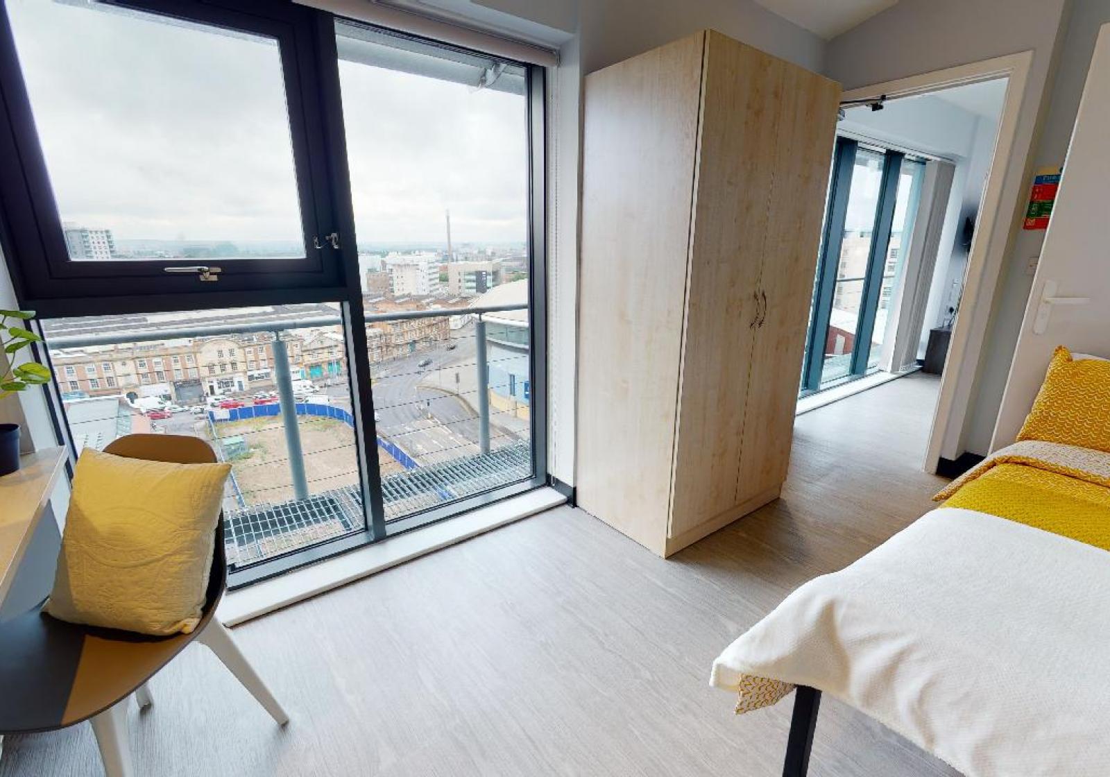  Penthouse En-Suite  -  iQ Exchange  - Gallery -  1