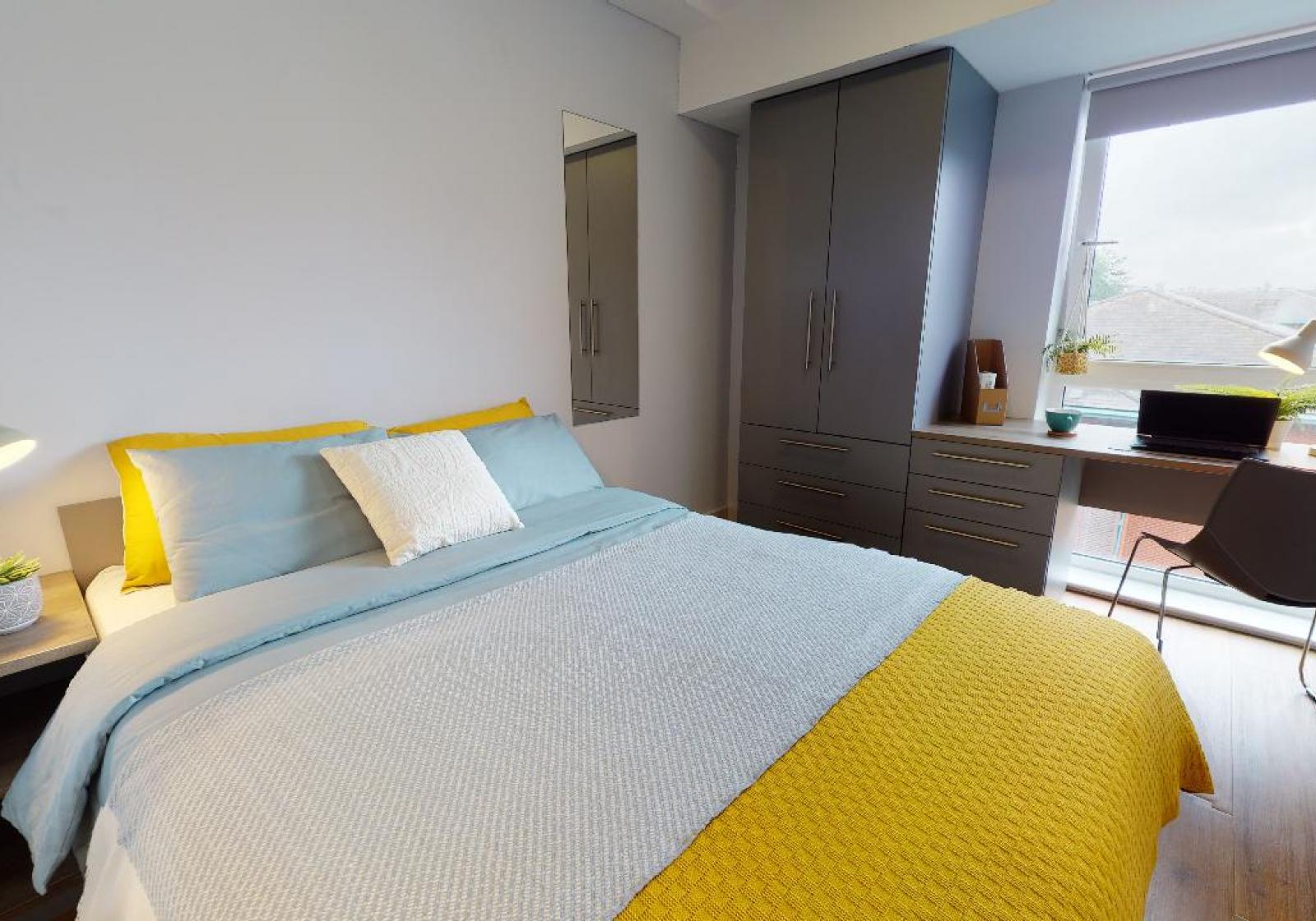  Silver En-Suite  -  iQ Collingwood  - Gallery -  1