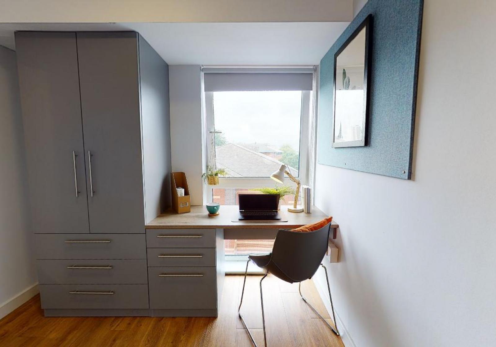  Silver En-Suite  -  iQ Collingwood  - Gallery -  2