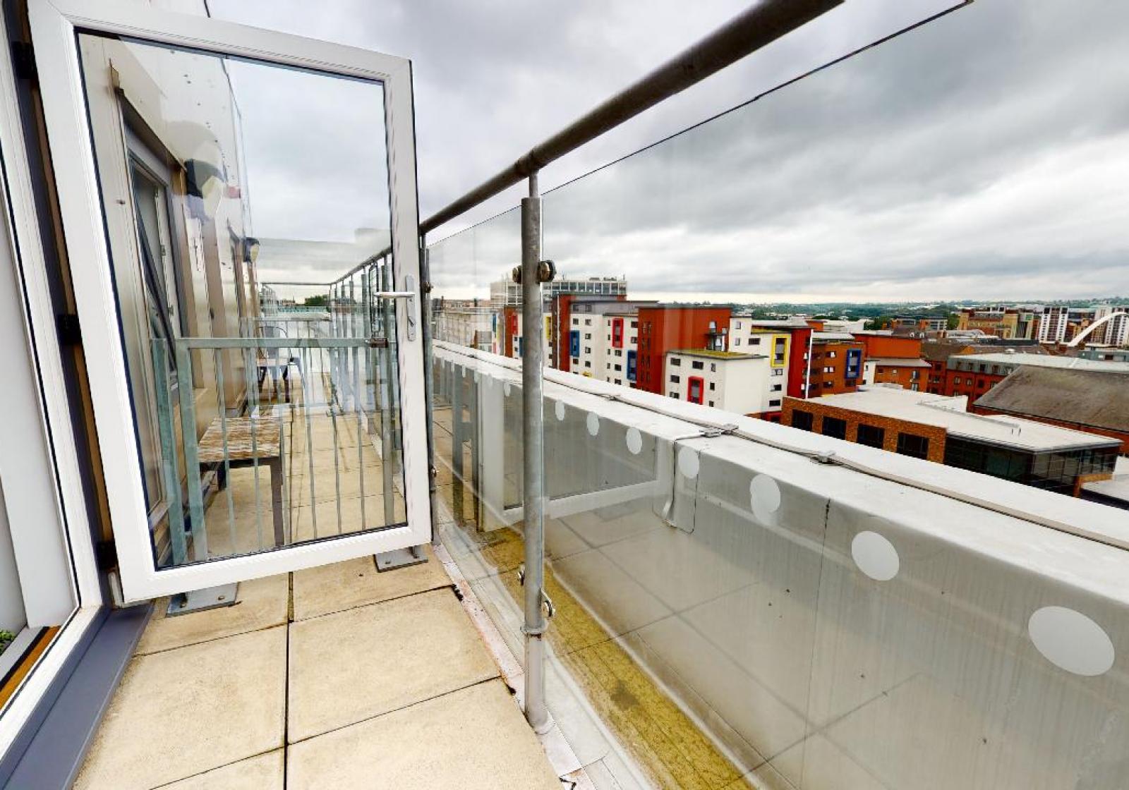  Penthouse En-Suite Plus  -  iQ Collingwood  - Gallery -  4