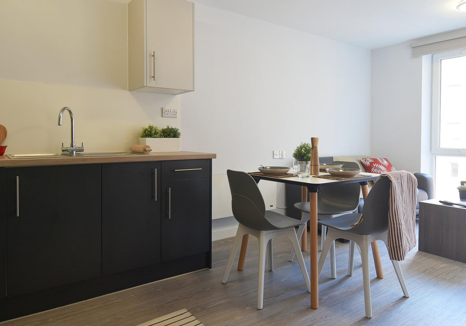  2 Bed Apartment  -  اي كيو ليدز  - Gallery -  7
