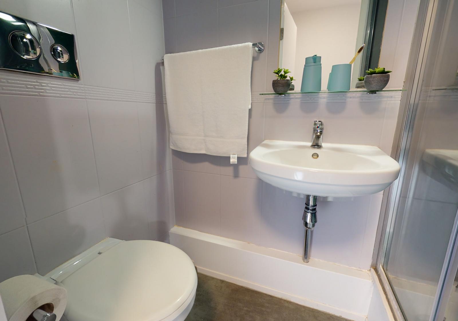 Premium 1 Bed Apartment - 4