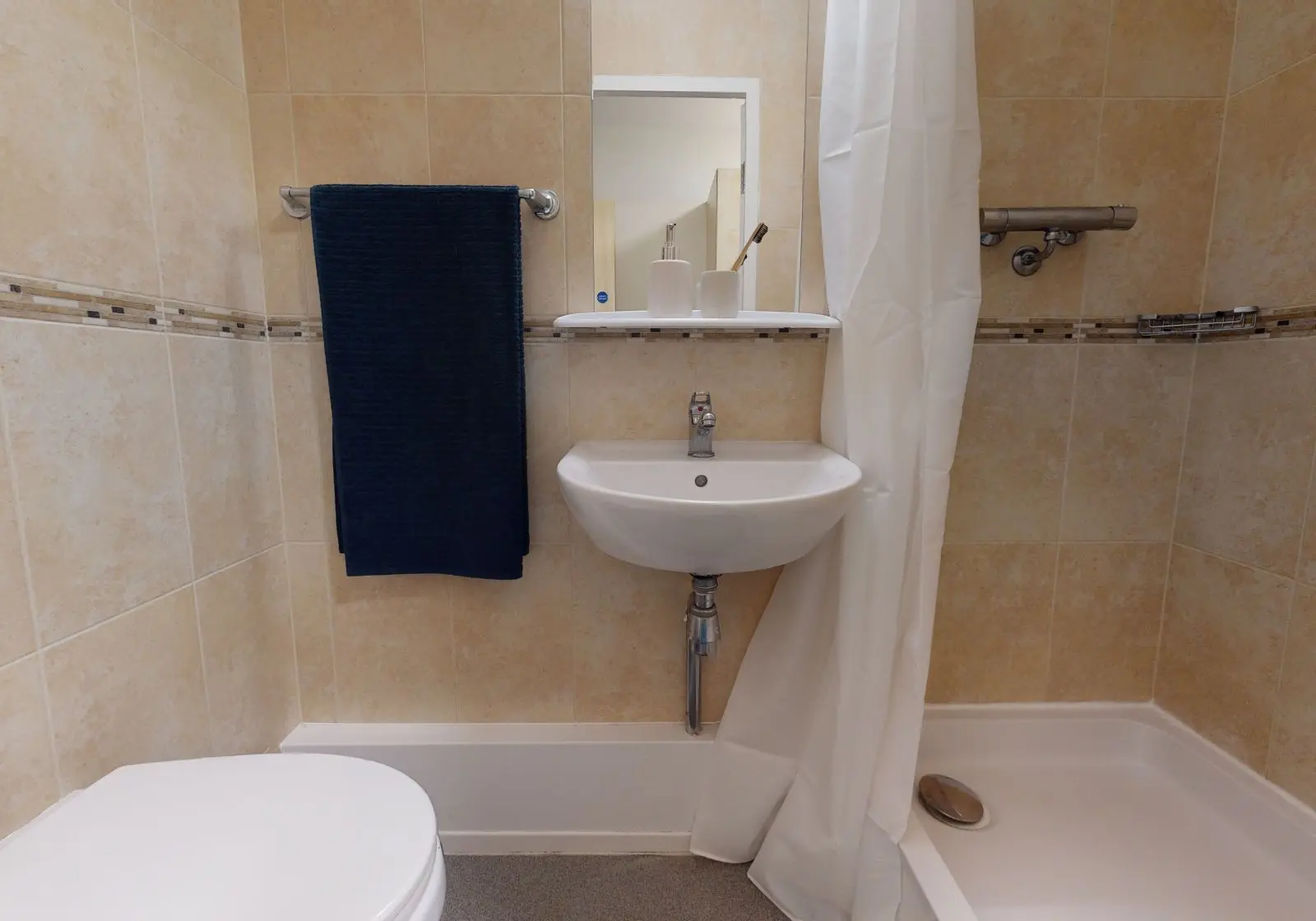  Silver En-Suite  -  IQ Parker House  - Gallery -  5