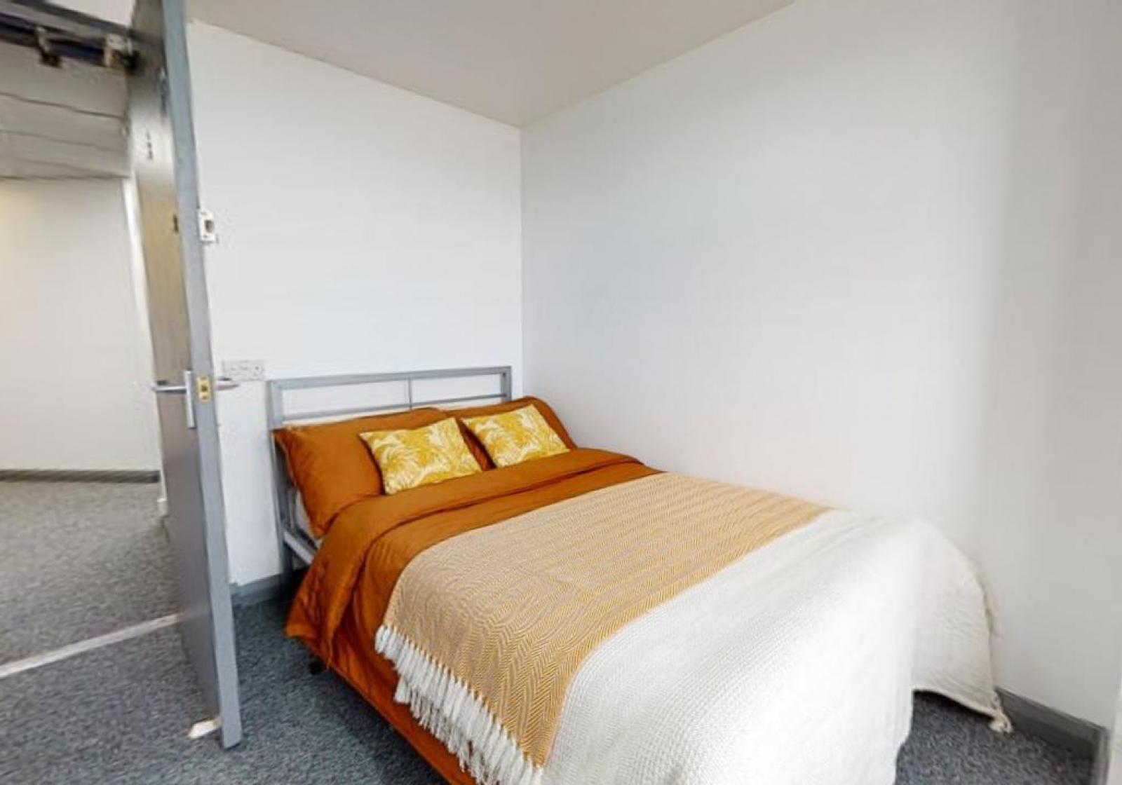 Gold Room - iQ Stephenson House - Gallery - 1