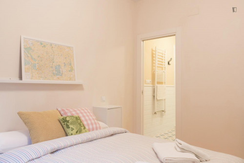 Two bedroom apartment, in downtown Santander.