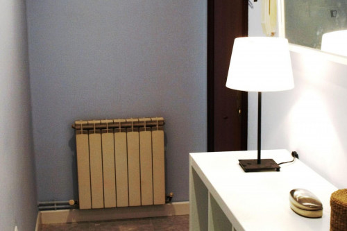 Lovely single bedroom in a 3-bedroom apartment near Jardines del Campillín - Gallery - 5