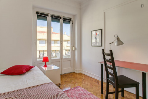Colourful single bedroom in São Sebastião da Pedreira