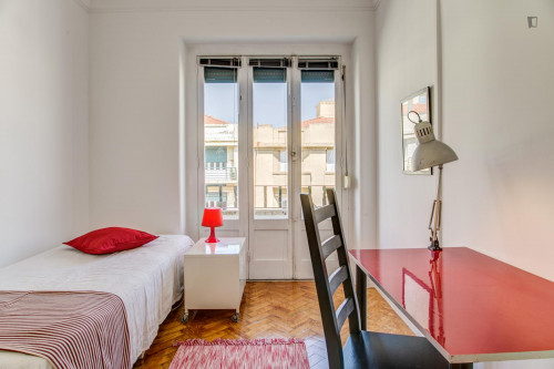 Colourful single bedroom in São Sebastião da Pedreira