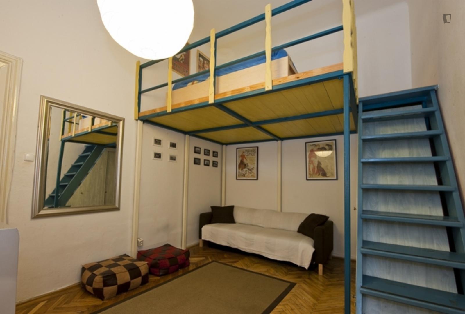  Alluring 2-Bedroom Apartment Near Nyugati Pályaudvar Metro Station  -  Alluring 2-bedroom apartment near Nyugati pályaudvar metro station  - Gallery -  1