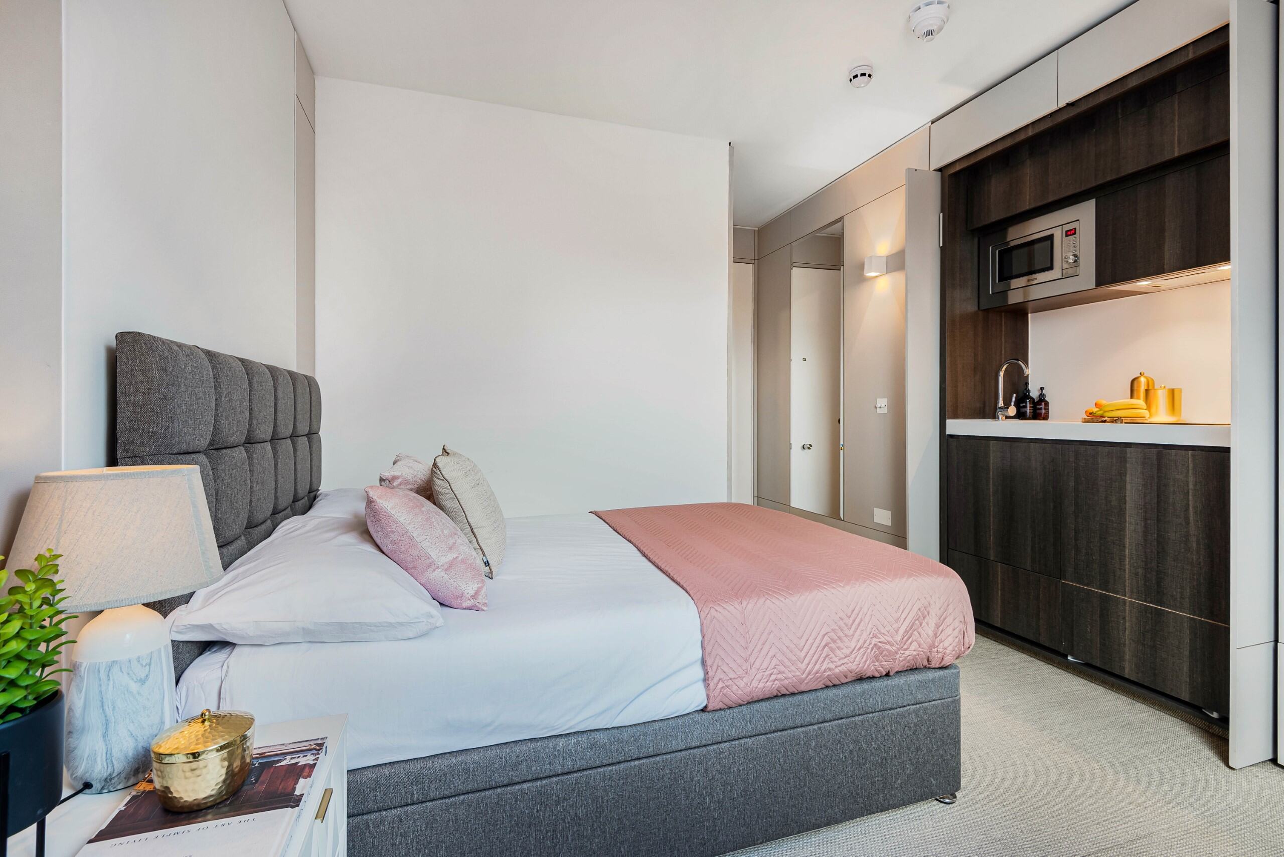  Master Plus Studio  -  Gravity Co Hounslow Central  - Gallery -  2