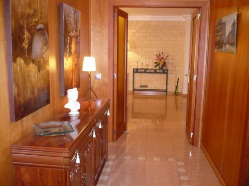 Double bedroom in 4-bedroom apartment - Gallery - 5