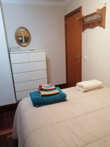 Double bedroom in 4-bedroom apartment