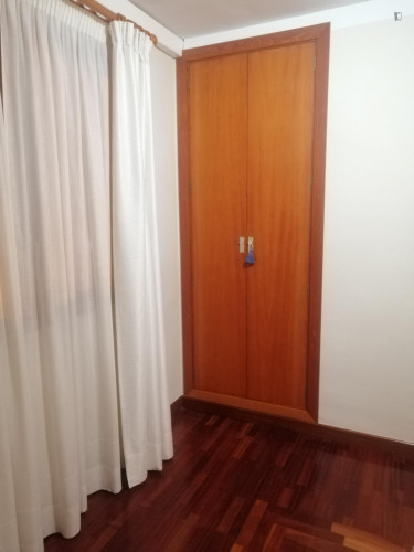 Double bedroom in 4-bedroom apartment