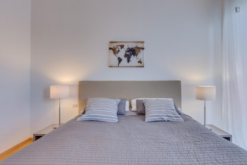 Comfortable ensuite double bedroom in 4-bedroom apartment