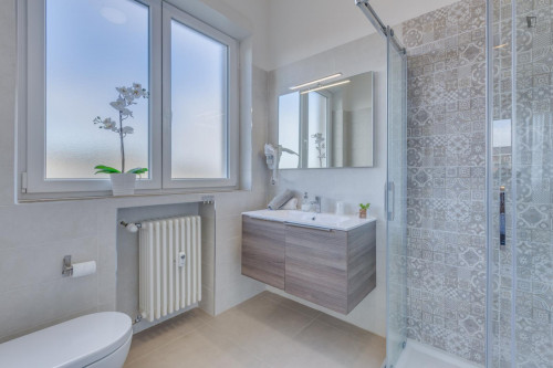 Comfortable ensuite double bedroom in 4-bedroom apartment - Gallery - 11