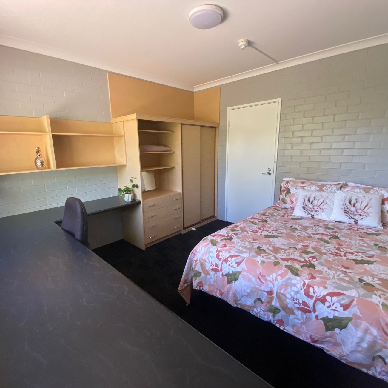 5 Bedroom Apartment South Deluxe - Murdoch University Village - Gallery - 1