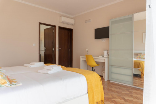 Multiple beds bedroom, with private bathroom and balcony, in 8-bedroom house