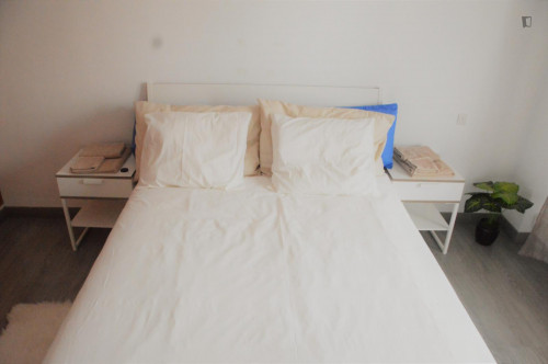 Double bedroom, with balcony, in a 4 bedrooms apartment