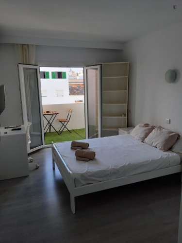 Habitación doble con aircon - en un piso amplio