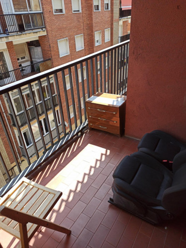 Inviting single bedroom close to the Parque Picasso