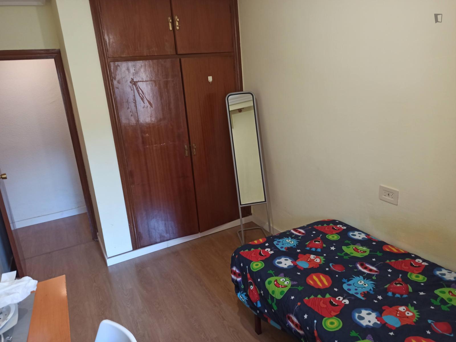  Inviting Single Bedroom Close To The Parque Picasso  -  Inviting single bedroom close to the Parque Picasso  - Gallery -  1