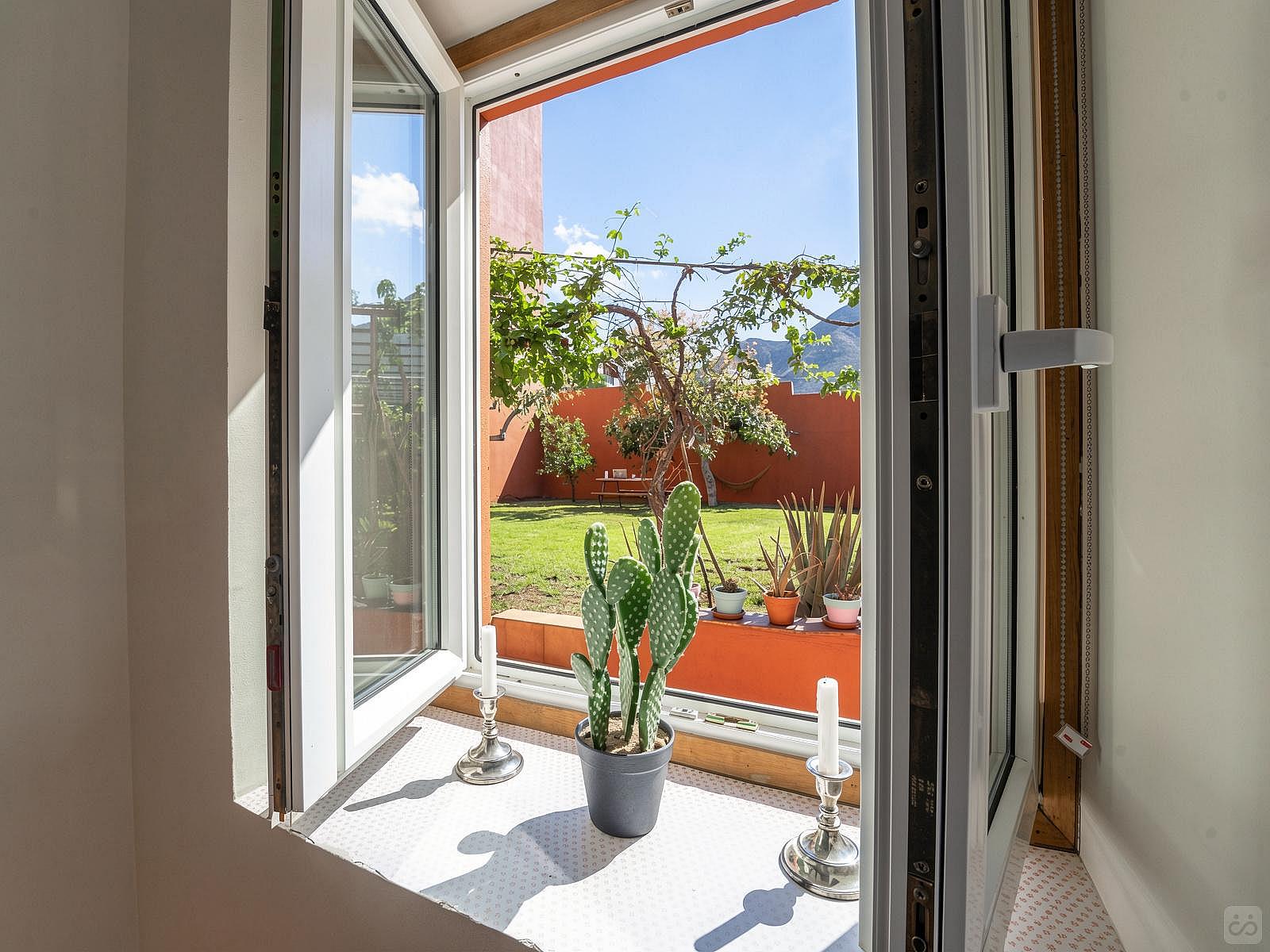 Double Room With Bathroom 2 People - Sustainable Coliving Community with Activities and Culture in Arona's Valle de San Lorenzo House - Gallery - 36