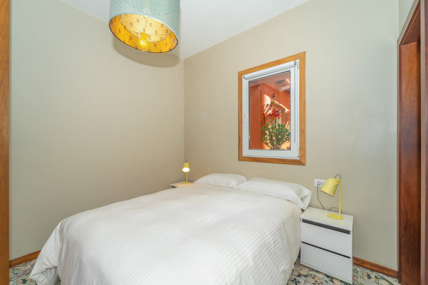 Double Room With Bathroom 2 People - Sustainable Coliving Community with Activities and Culture in Arona's Valle de San Lorenzo House - Gallery - 15