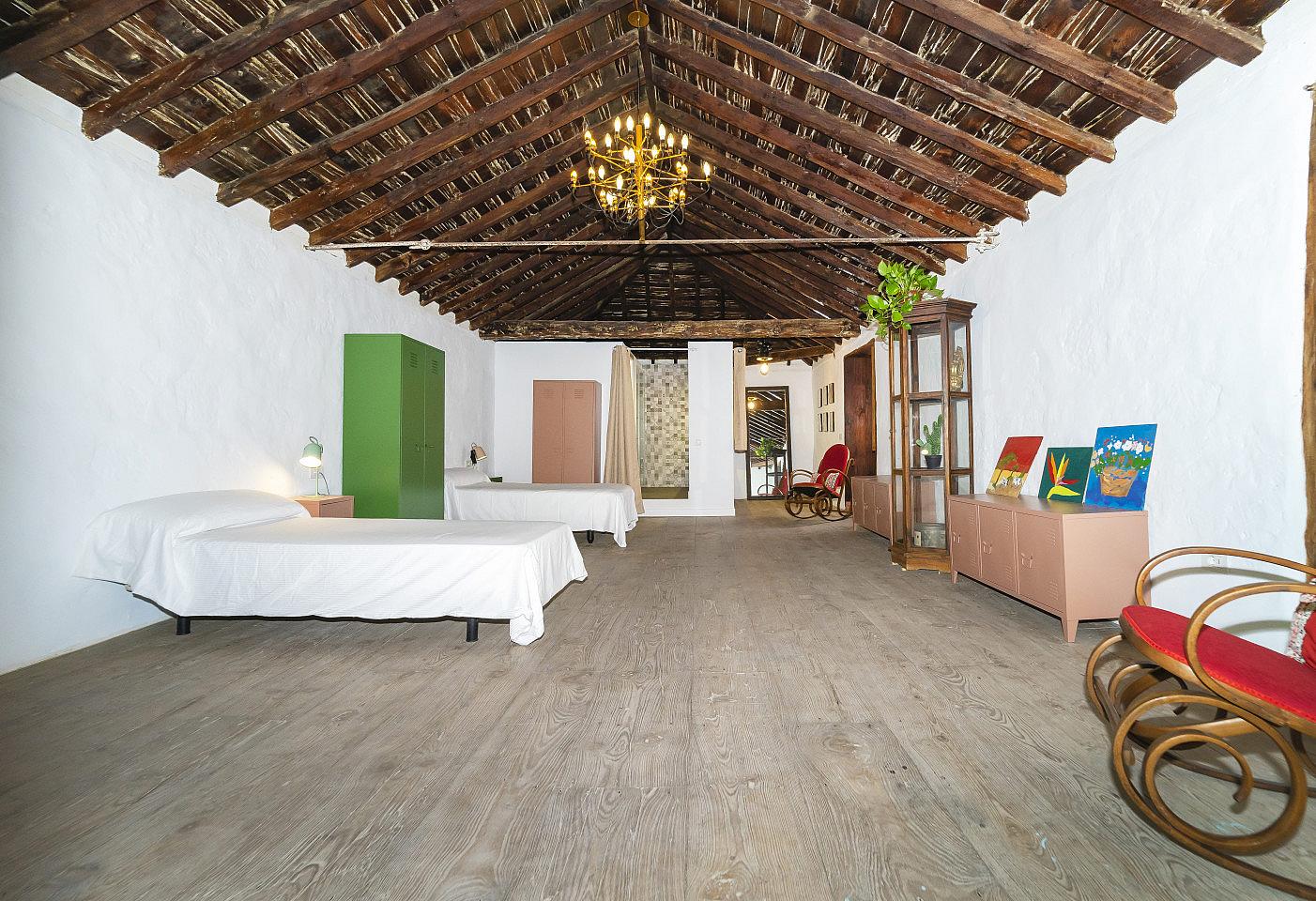  Bed In A 5-Bed Mixed Gender Room  -  Sustainable Coliving Community with Activities and Culture in Arona's Valle de San Lorenzo  - Gallery -  38