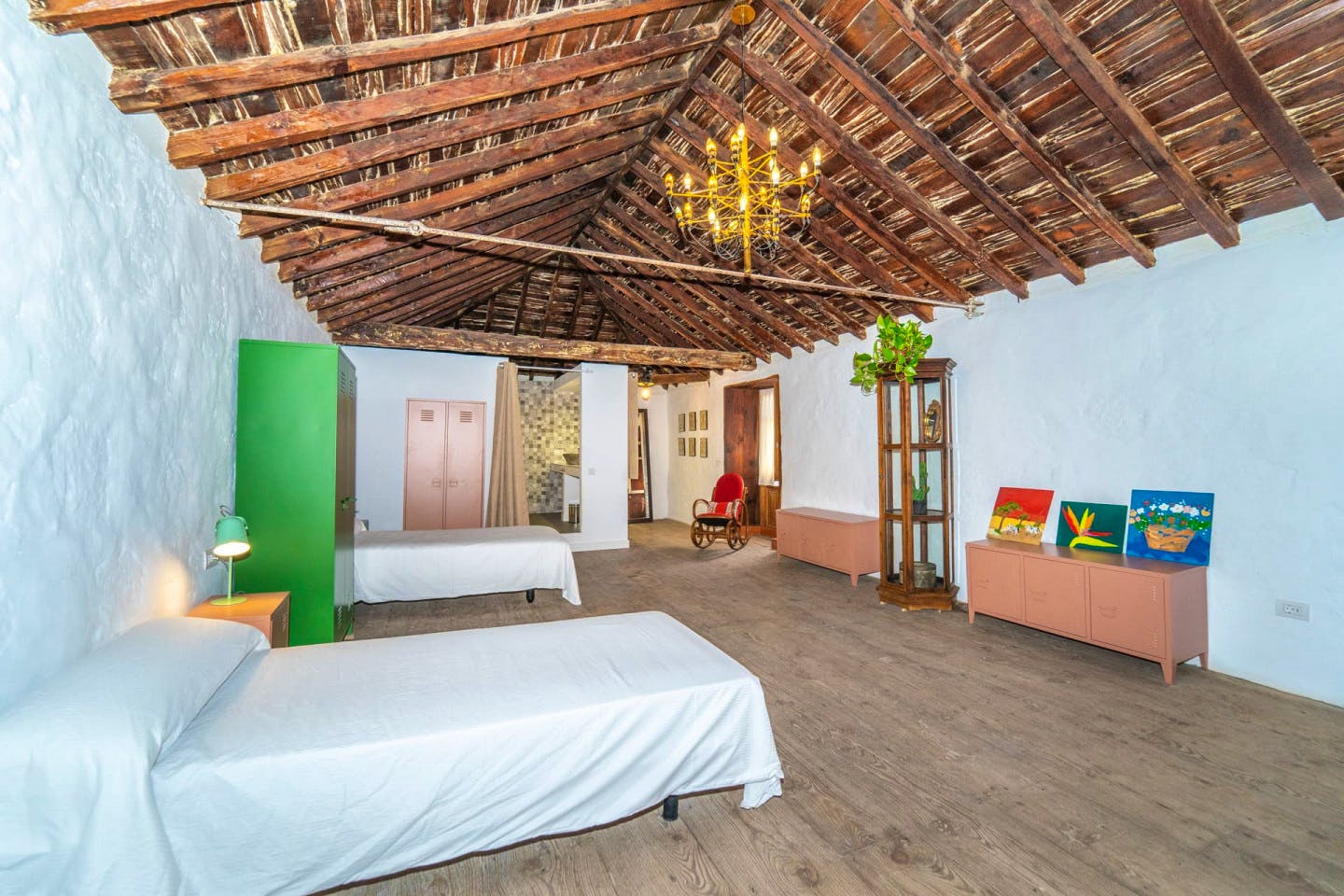 Bed In A 5-Bed Mixed Gender Room - Sustainable Coliving Community with Activities and Culture in Arona's Valle de San Lorenzo House - Gallery - 10