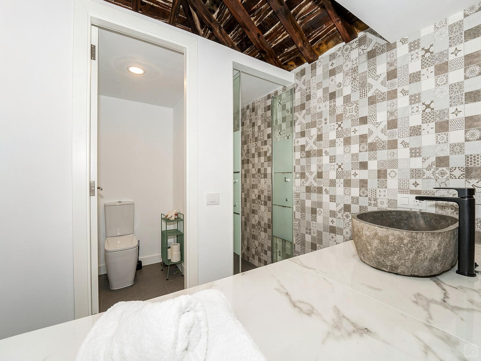 Bed In A 5-Bed Mixed Gender Room - Sustainable Coliving Community with Activities and Culture in Arona's Valle de San Lorenzo - Gallery - 48