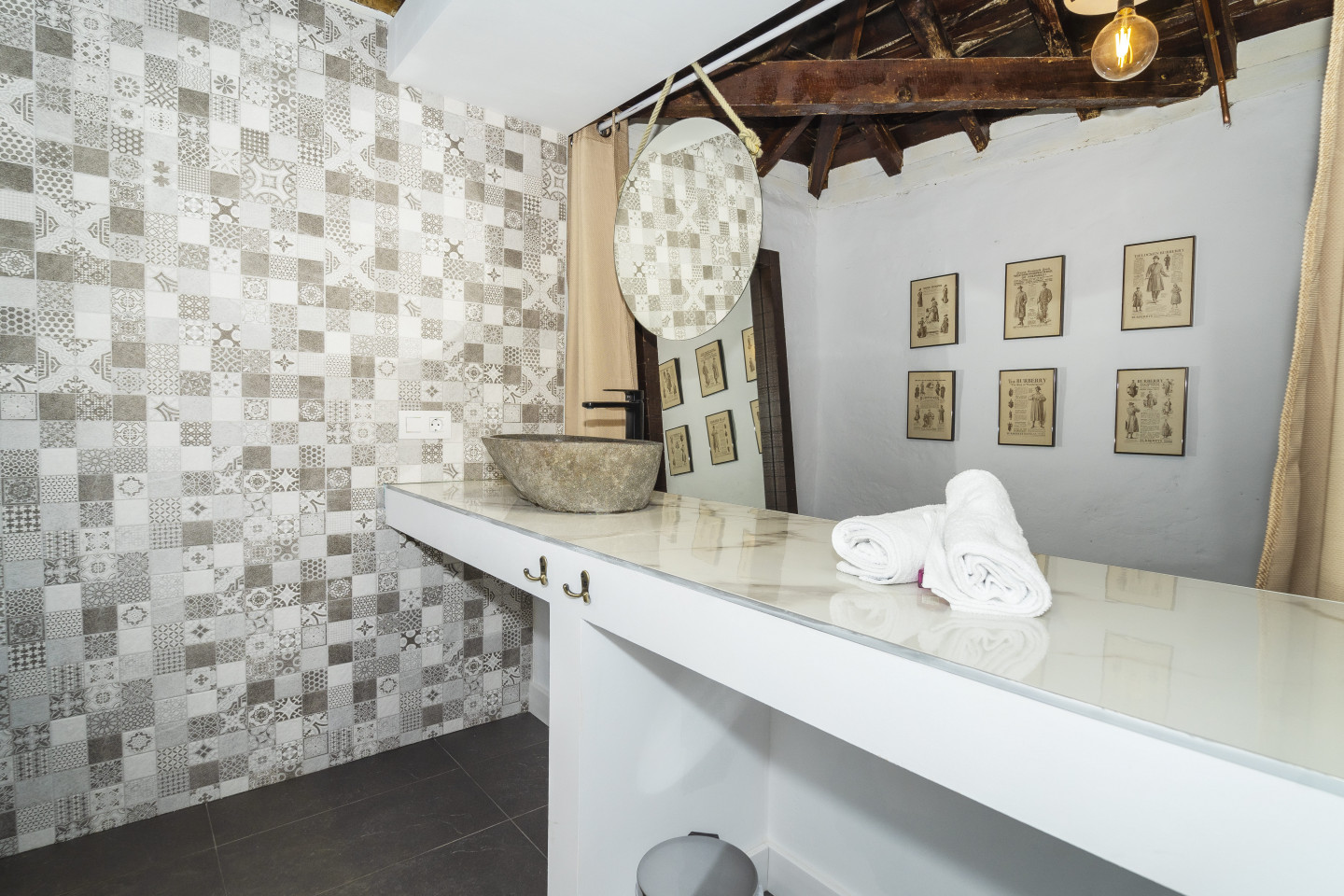 Bed In A 5-Bed Mixed Gender Room - Sustainable Coliving Community with Activities and Culture in Arona's Valle de San Lorenzo House - Gallery - 20