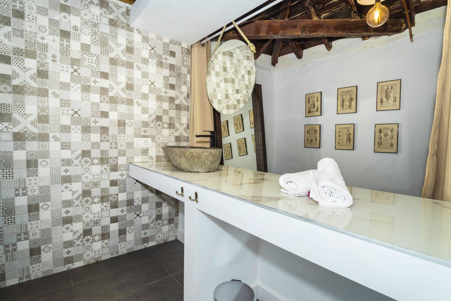 Bed In A 5-Bed Mixed Gender Room - Sustainable Coliving Community with Activities and Culture in Arona's Valle de San Lorenzo House - Gallery - 12