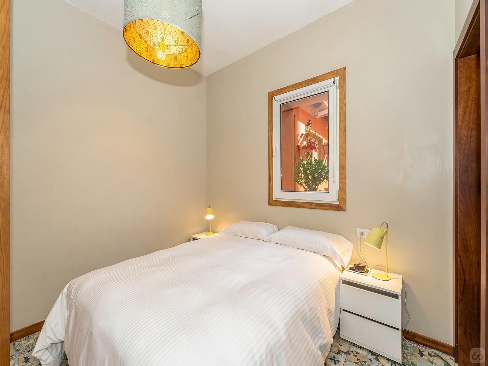 Double Room With Bathroom (Individual Use) - Sustainable Coliving Community with Activities and Culture in Arona's Valle de San Lorenzo House - Gallery - 16