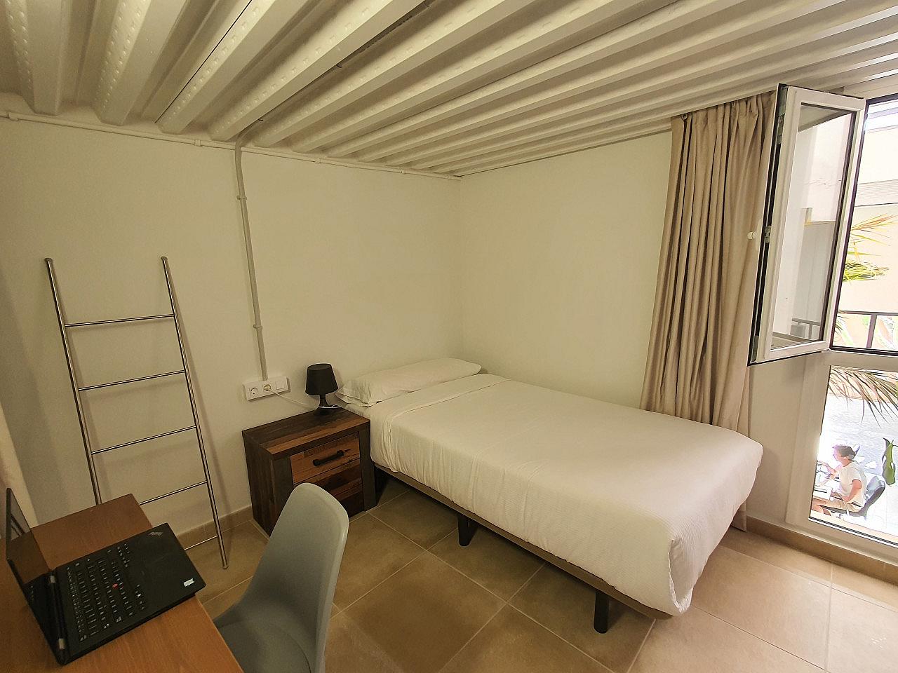 Individual Room (Individual Use) - Sustainable Coliving Community with Activities and Culture in Arona's Valle de San Lorenzo House - Gallery - 5