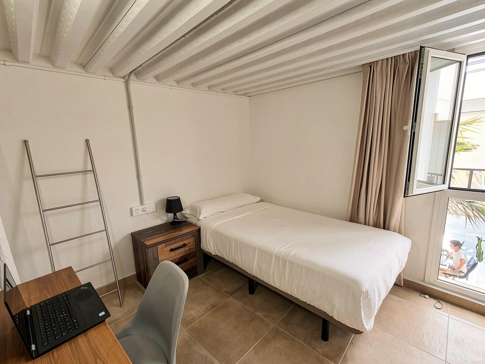 Individual Room (Individual Use) - Sustainable Coliving Community with Activities and Culture in Arona's Valle de San Lorenzo House - Gallery - 6
