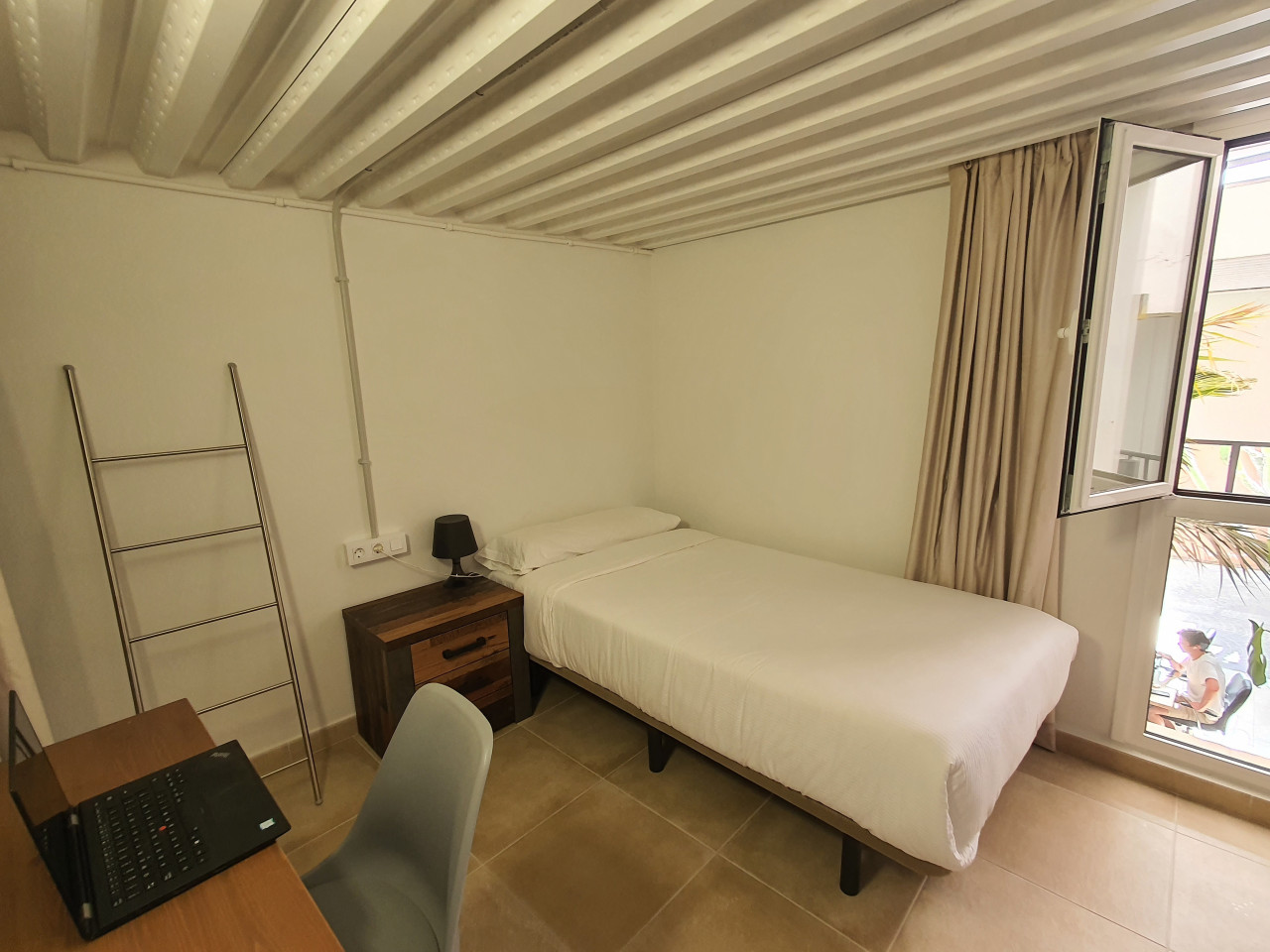 Individual Room (Individual Use) - Sustainable Coliving Community with Activities and Culture in Arona's Valle de San Lorenzo House - Gallery - 3