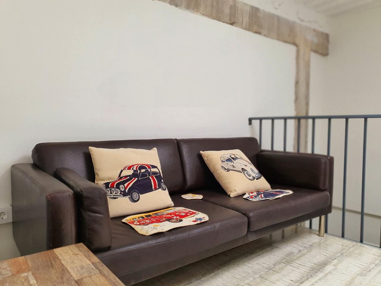 Group Room (Queen Bed And 2 Single Beds) - Sustainable Coliving Community with Activities and Culture in Arona's Valle de San Lorenzo House - Gallery - 29