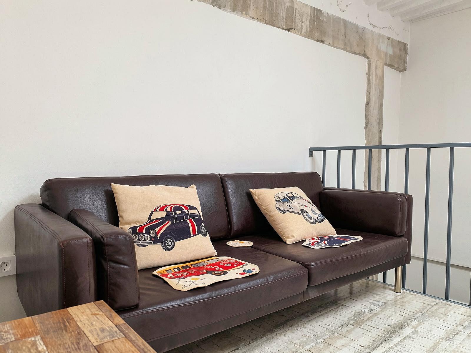 Group Room (Queen Bed And 2 Single Beds) - Sustainable Coliving Community with Activities and Culture in Arona's Valle de San Lorenzo House - Gallery - 35