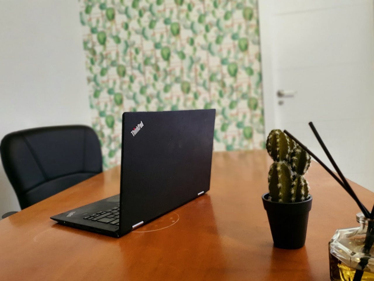 Group Room (Queen Bed And 2 Single Beds) - Sustainable Coliving Community with Activities and Culture in Arona's Valle de San Lorenzo House - Gallery - 4