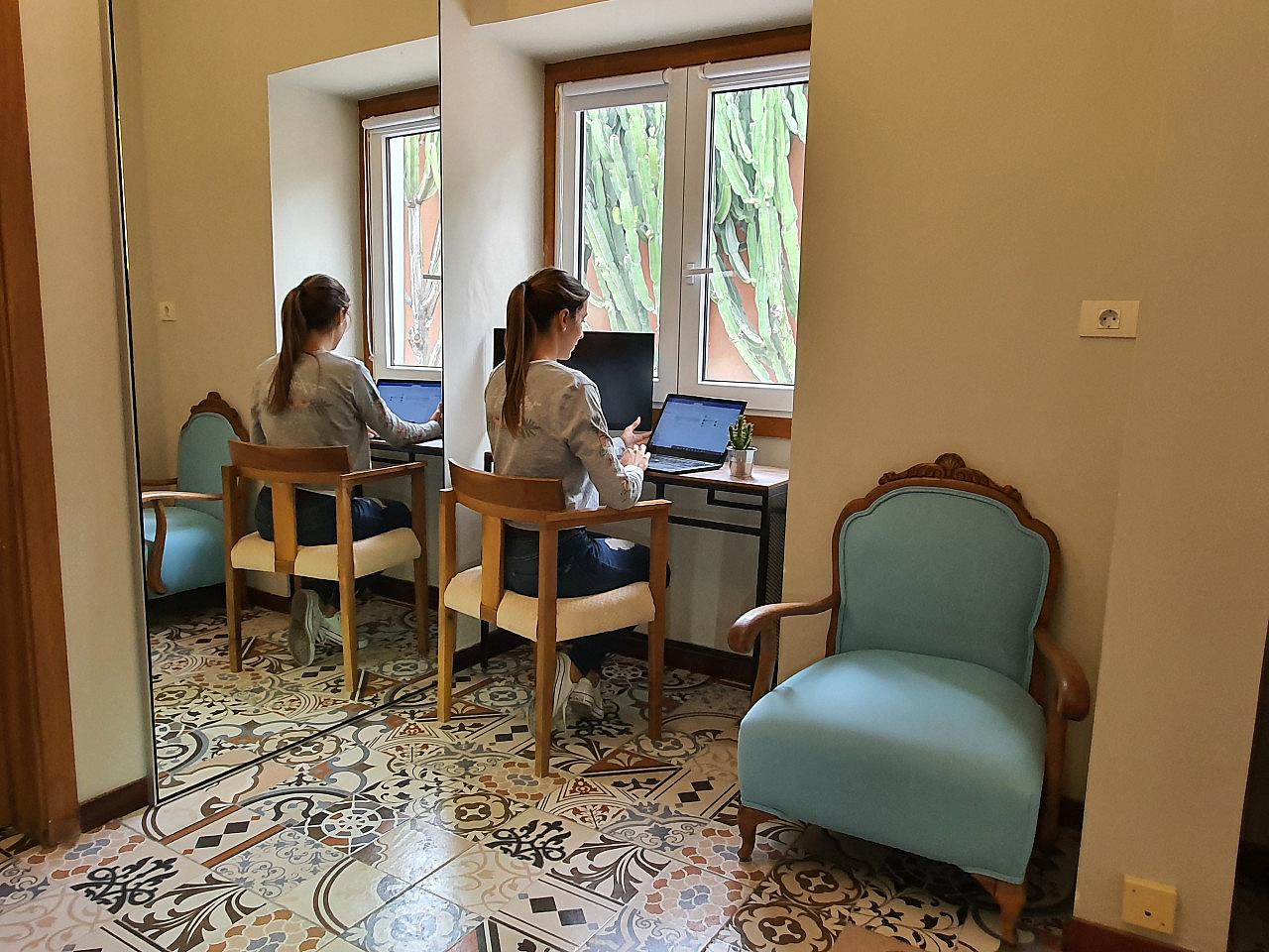Premium Double Room (Individual Use) - Sustainable Coliving Community with Activities and Culture in Arona's Valle de San Lorenzo House - Gallery - 14